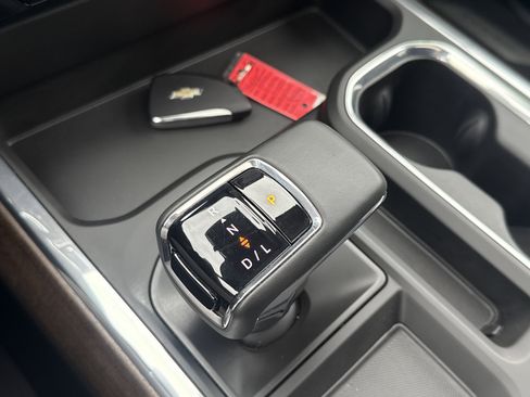 Used 2024 Chevrolet Silverado 1500 High Country w/ High Country Premium Package AWD/4WD image 24