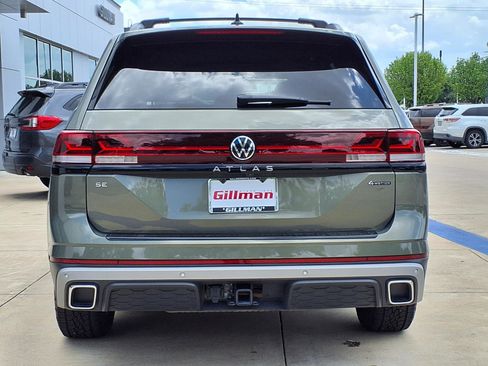 Used 2025 Volkswagen Atlas Peak Edition SE image 23