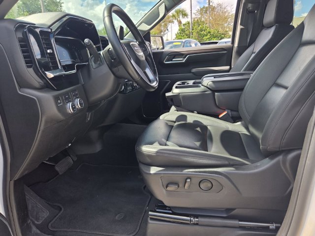 Used 2025 GMC Sierra 1500 SLT AWD/4WD image 12