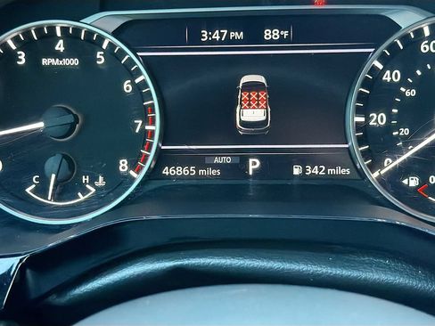 Used 2023 Nissan Pathfinder SV AWD/4WD image 12