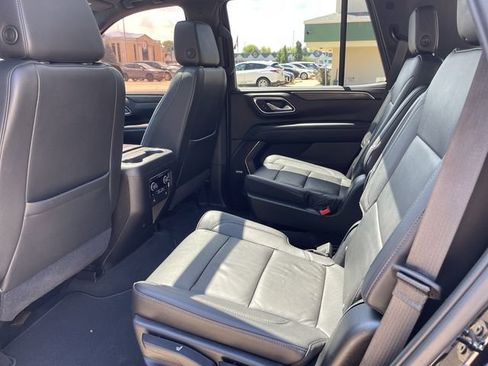 Used 2021 Chevrolet Tahoe Z71 w/ Luxury Package AWD/4WD image 13