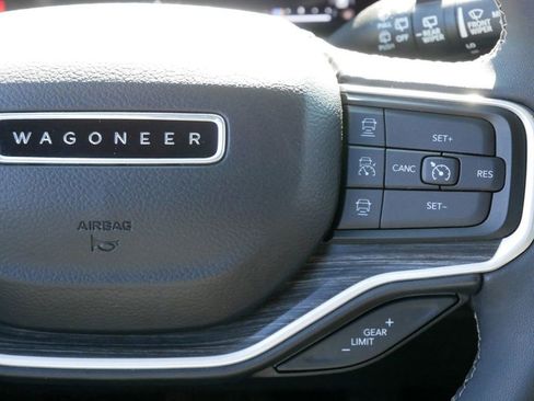 Used 2023 Jeep Wagoneer Series III w/ Flexible Seating Group image 19
