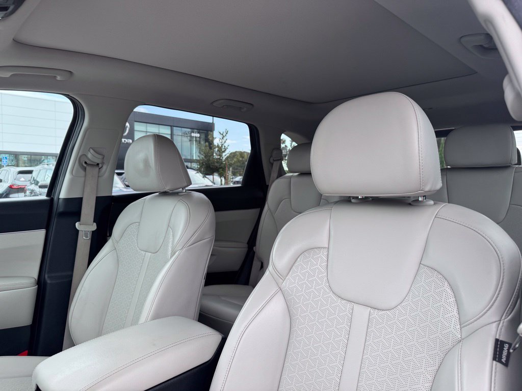 Used 2023 Kia Sorento EX w/ Panoramic Sunroof Package FWD image 17