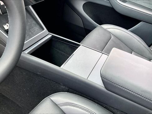 Used 2026 Tesla Model Y 2WD image 13