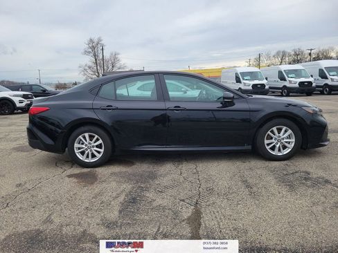 Used 2025 Toyota Camry LE FWD image 31