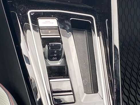 Certified 2023 Volkswagen GTI SE w/ SE Leather Package image 11