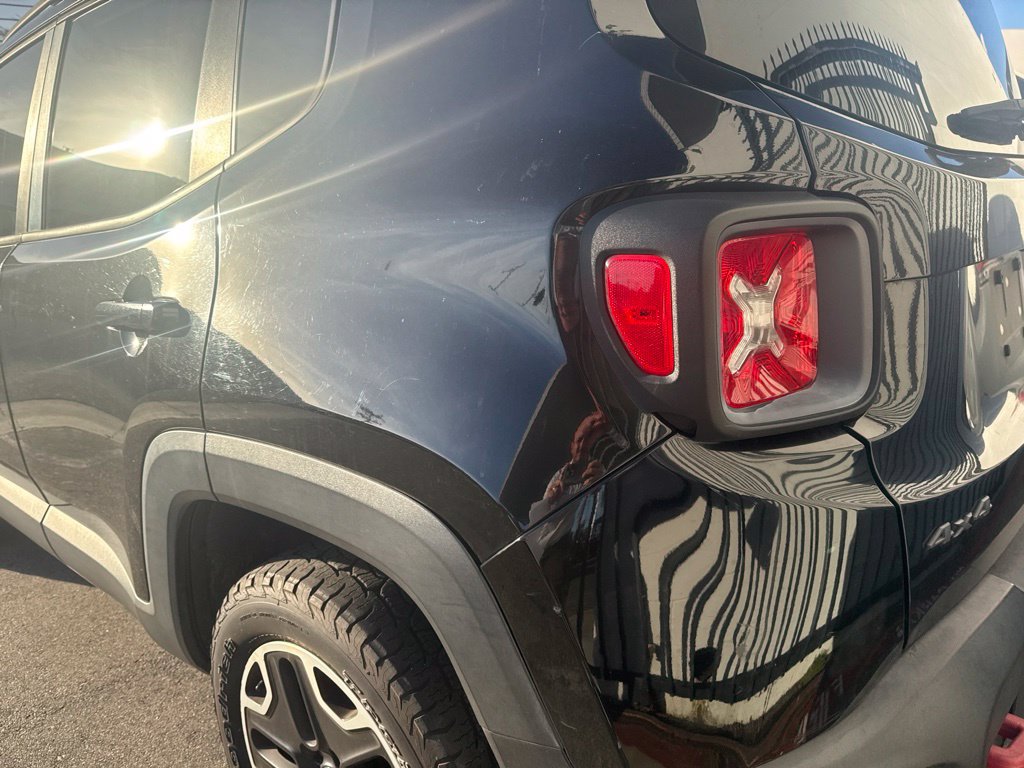 Used 2016 Jeep Renegade Trailhawk AWD/4WD image 9