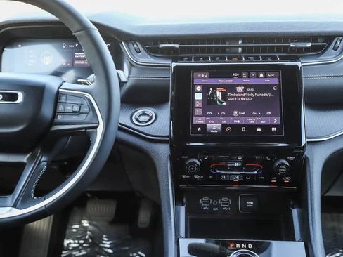 New 2024 Jeep Grand Cherokee Laredo X w/ Luxury Tech Group I AWD/4WD image 13