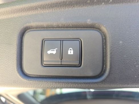 Used 2025 Nissan Pathfinder SV w/ Black Appearance Package AWD/4WD image 25