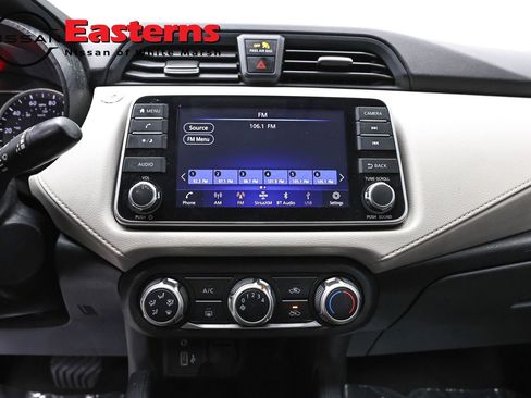 Used 2022 Nissan Versa SV FWD image 12