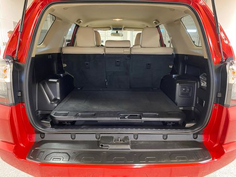 Used 2017 Toyota 4Runner SR5 image 27