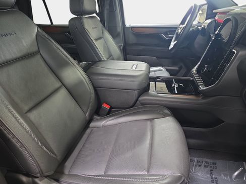 Used 2025 GMC Yukon Denali AWD/4WD image 10