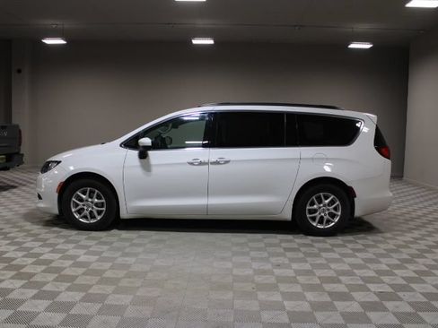 Used 2021 Chrysler Voyager Lxi FWD image 6