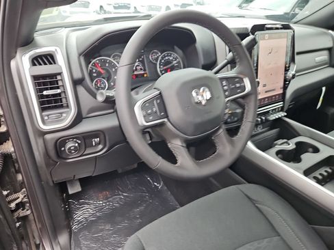 New 2026 RAM 2500 Big Horn AWD/4WD image 13