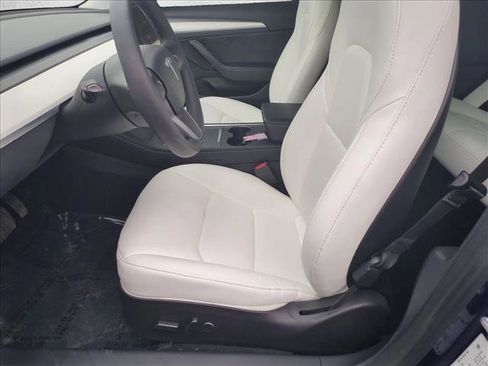 Used 2021 Tesla Model 3 Long Range image 16