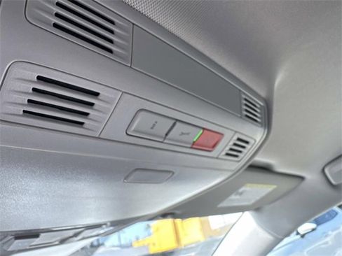 New 2025 Volkswagen Taos SE image 26