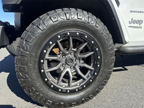 Used 2018 Jeep Wrangler Unlimited Sahara w/ Dual Top Group image 18