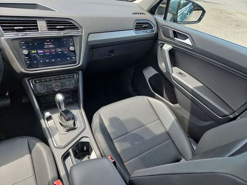 Used 2019 Volkswagen Tiguan SE FWD image 12
