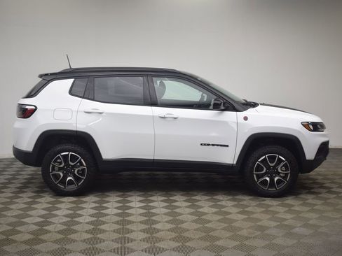 New 2026 Jeep Compass Trailhawk AWD/4WD image 3