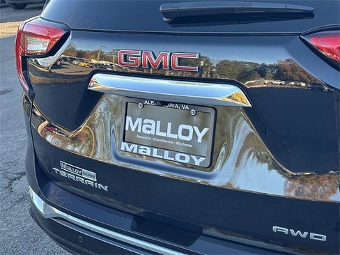 Used 2023 GMC Terrain Denali w/ Black Diamond Edition image 7