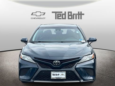 Used 2018 Toyota Camry XSE FWD image 2