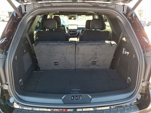 Used 2025 Ford Explorer ST image 31