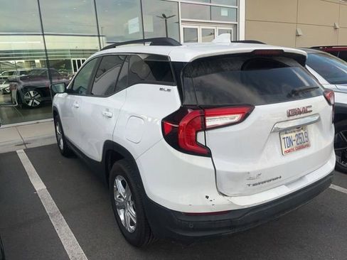 Used 2022 GMC Terrain SLE w/ Driver Convenience Package FWD image 8
