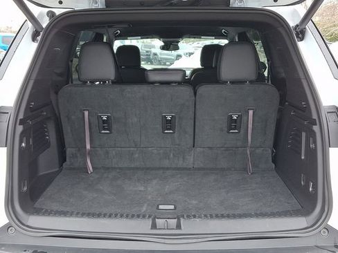 Used 2025 Buick Enclave Preferred image 32