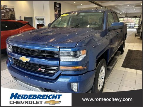Used 2018 Chevrolet Silverado 1500 LT w/ All Star Edition AWD/4WD image 6