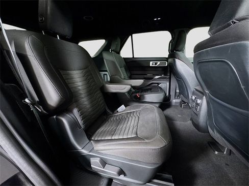 Used 2020 Ford Explorer XLT w/ Comfort Package image 28