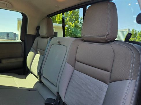 Used 2022 Nissan Frontier SV AWD/4WD image 18
