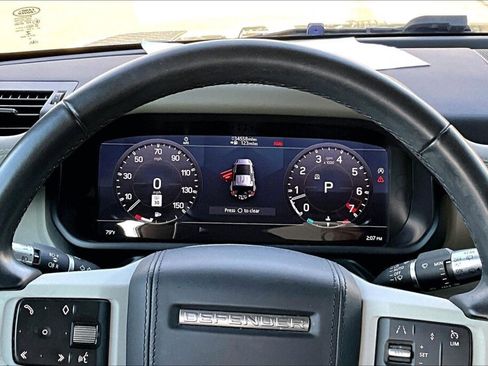 Used 2020 Land Rover Defender 110 HSE image 13