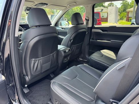 Used 2024 Hyundai Palisade SEL FWD image 13