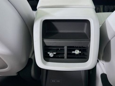 Used 2024 Cadillac Lyriq Luxury image 29