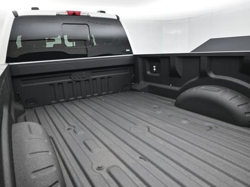New 2026 Ford F350 Platinum w/ FX4 Off-Road Package AWD/4WD image 17