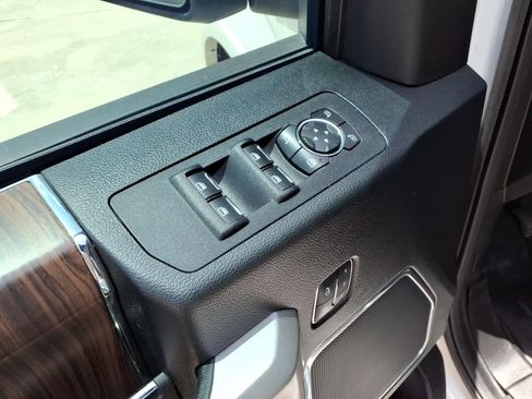 Used 2015 Ford F150 Lariat AWD/4WD image 12