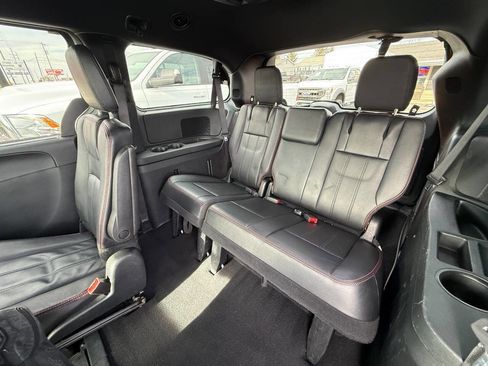 Used 2019 Dodge Grand Caravan GT image 9