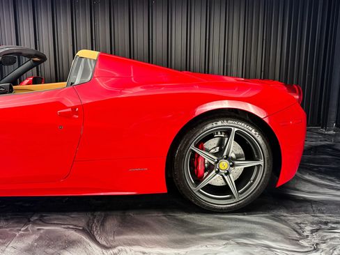 Used 2012 Ferrari 458 Spider RWD image 9