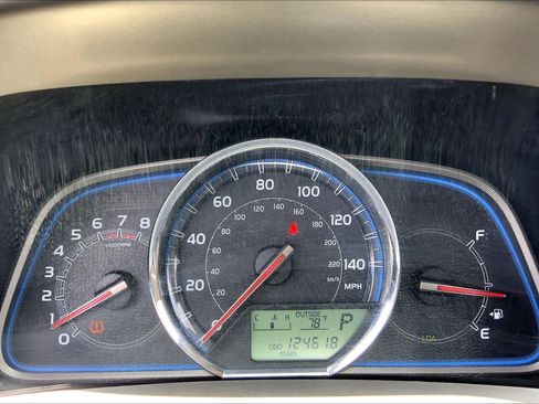 Used 2014 Toyota RAV4 Limited w/ Technology Package image 25