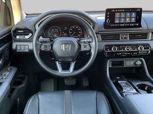 Certified 2025 Honda Pilot EX-L image 6