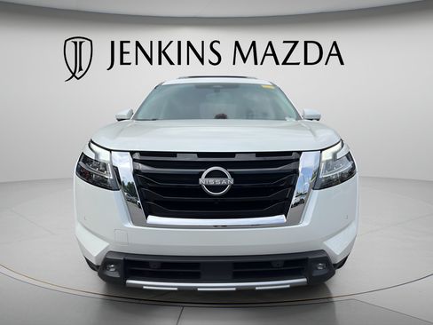 Used 2022 Nissan Pathfinder Platinum w/ Cargo Package FWD image 2