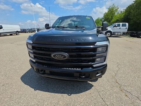 Used 2023 Ford F350 Lariat w/ Black Appearance Package AWD/4WD image 3