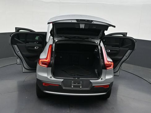 Used 2024 Volvo XC40 B5 Plus AWD/4WD image 36
