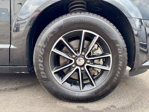 Used 2018 Dodge Grand Caravan SE FWD image 21