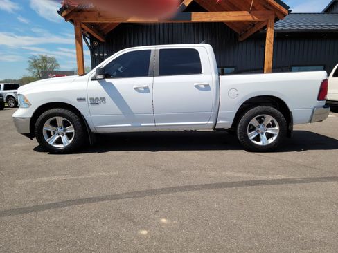 Used 2019 RAM 1500 Classic SLT w/ SLT Plus D←cor Group AWD/4WD image 21