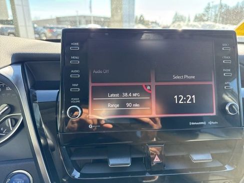 Used 2022 Toyota Camry XLE image 15