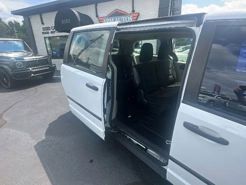 Used 2014 Dodge Grand Caravan American Value Package image 18