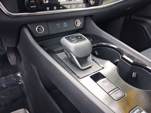 Certified 2023 Nissan Rogue SV FWD image 22
