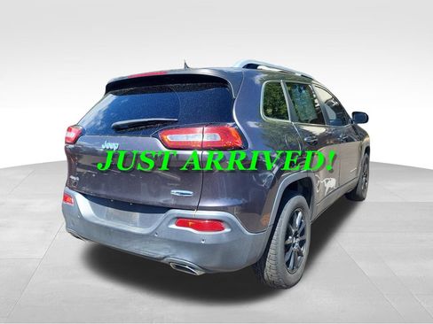 Used 2017 Jeep Cherokee Latitude w/ Safety/Convenience Group AWD/4WD image 4