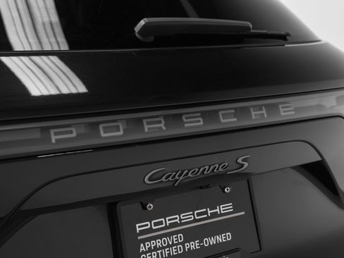 Certified 2023 Porsche Cayenne S Platinum AWD/4WD image 19